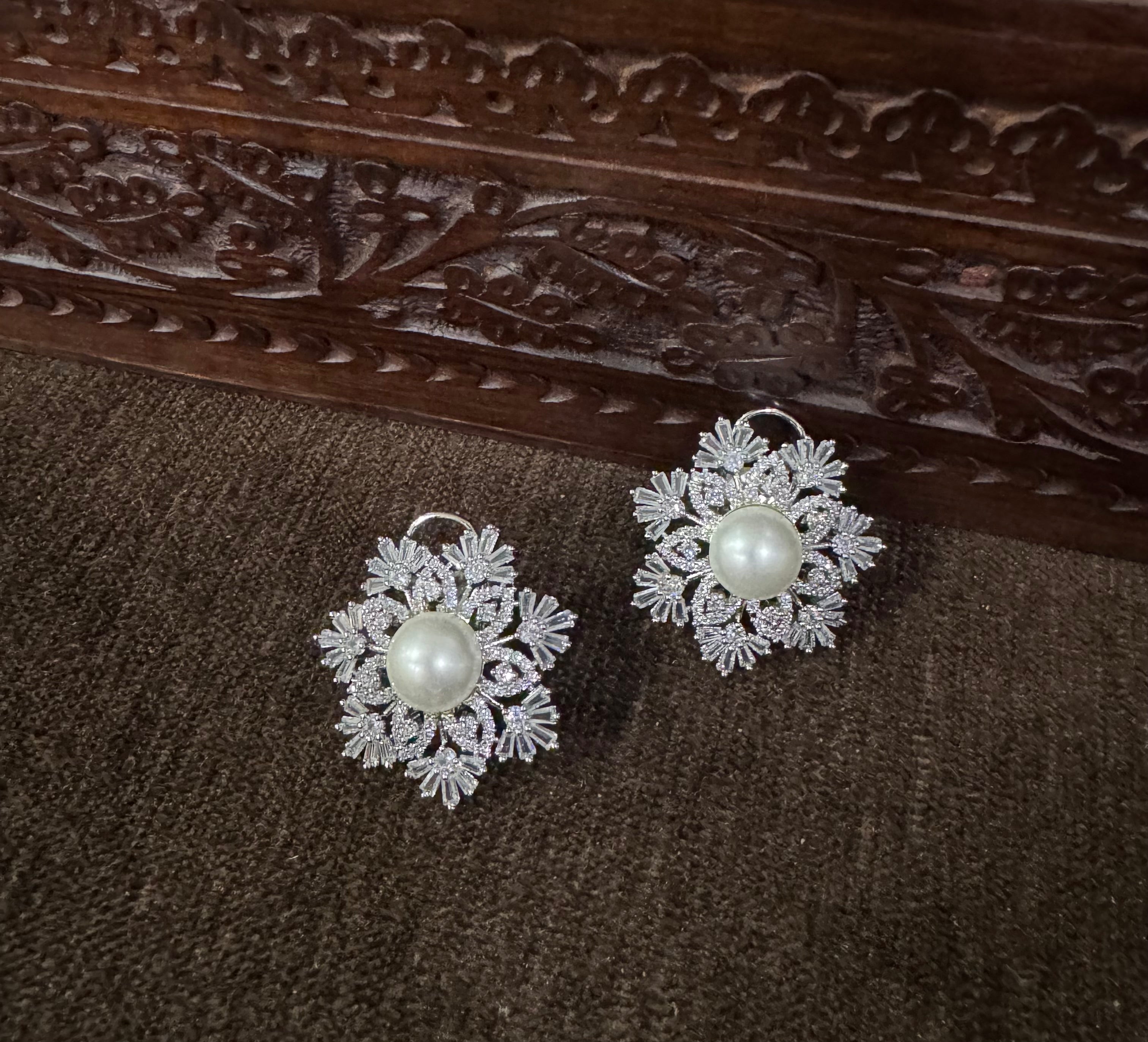 Zircon pearl flower studs