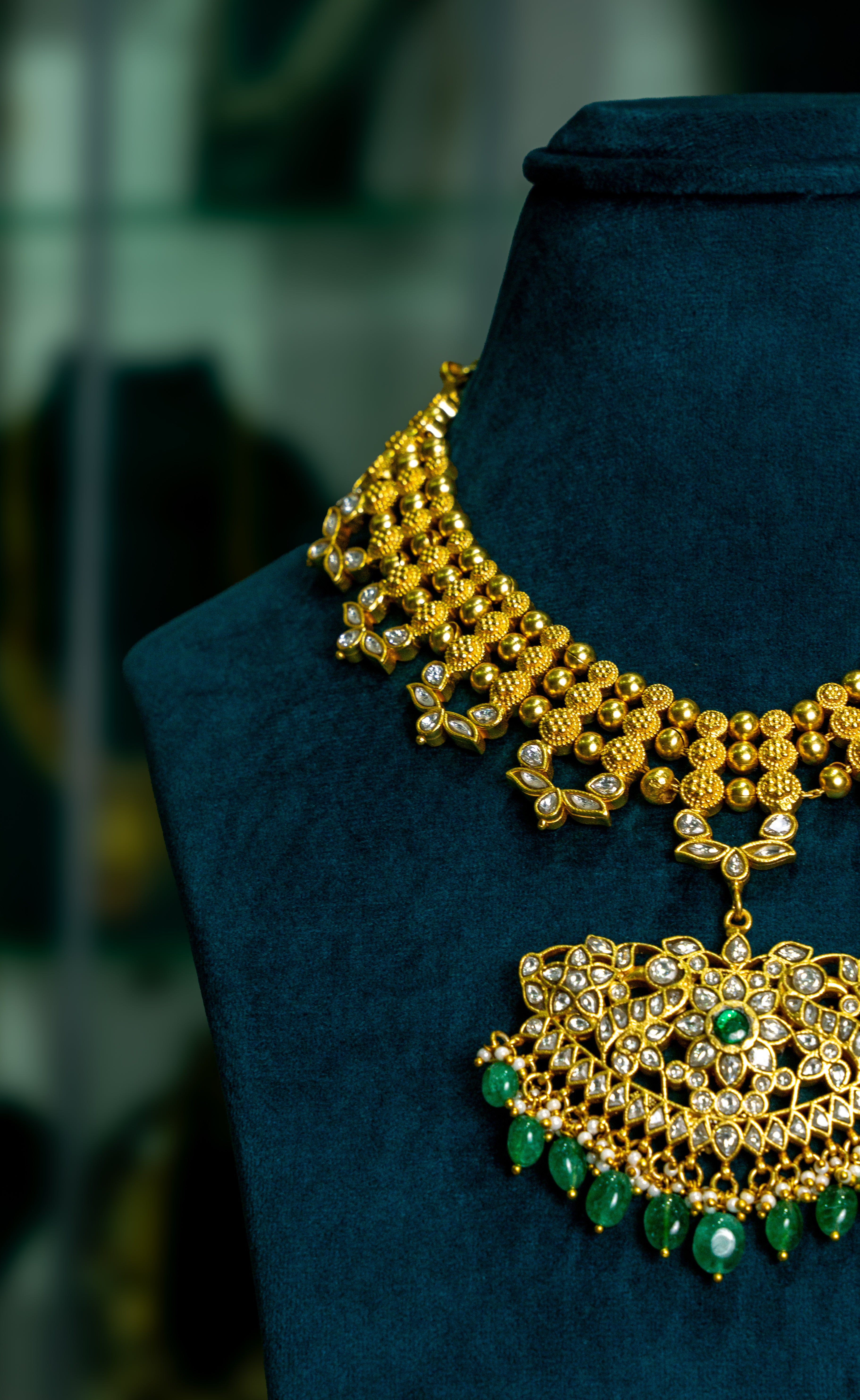 Gold ball Kundan necklace