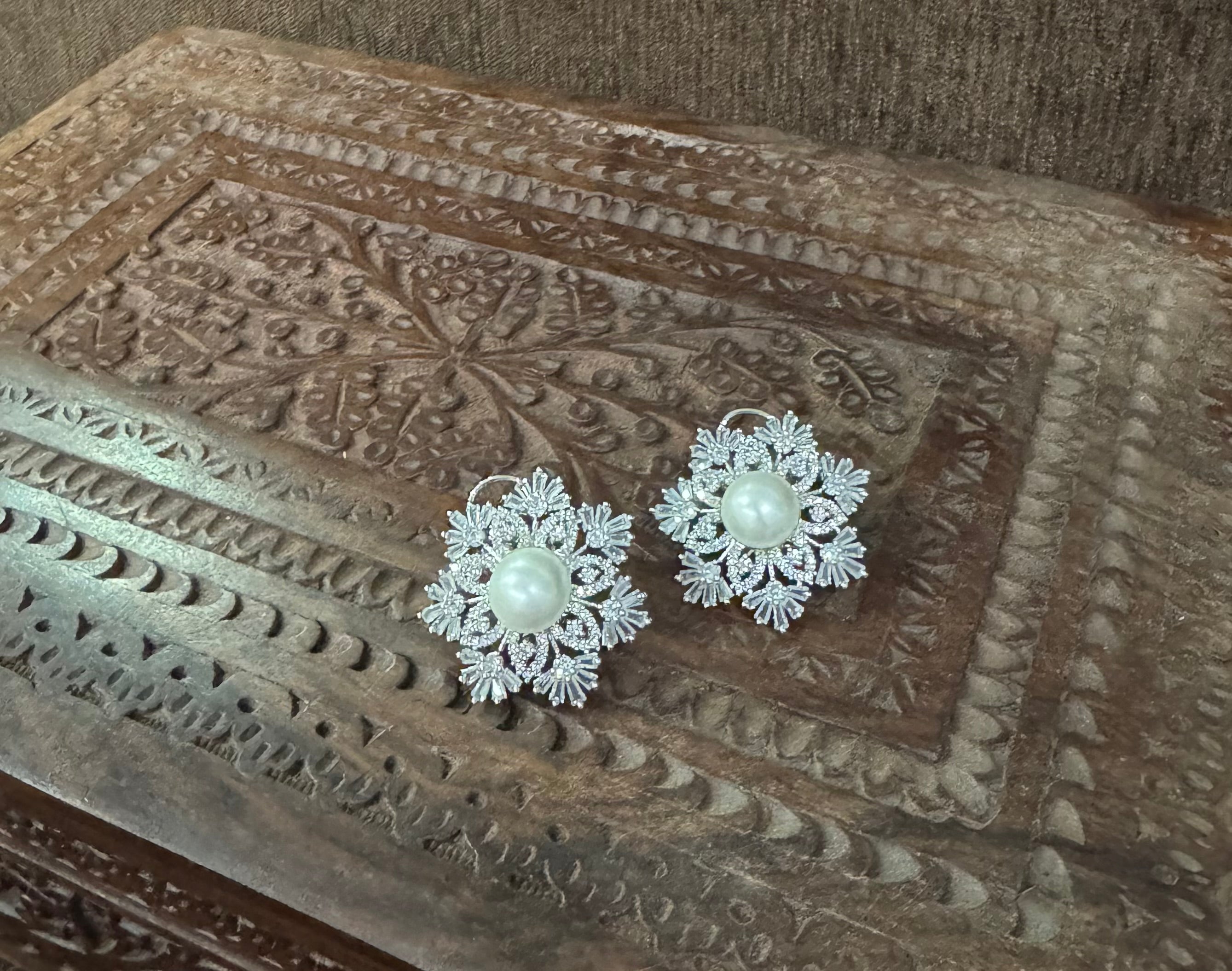 Zircon pearl flower studs