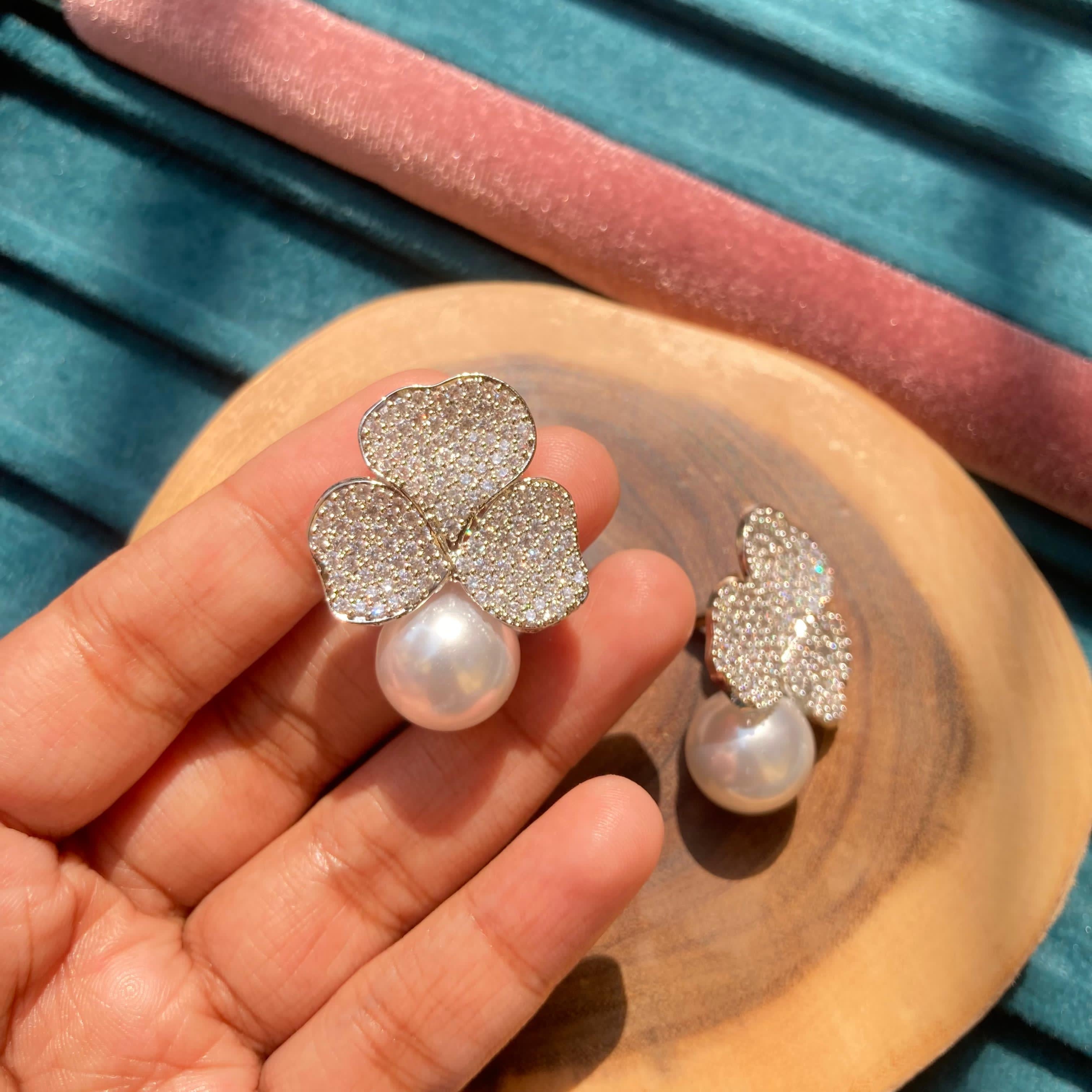 Leafy  pearl studs