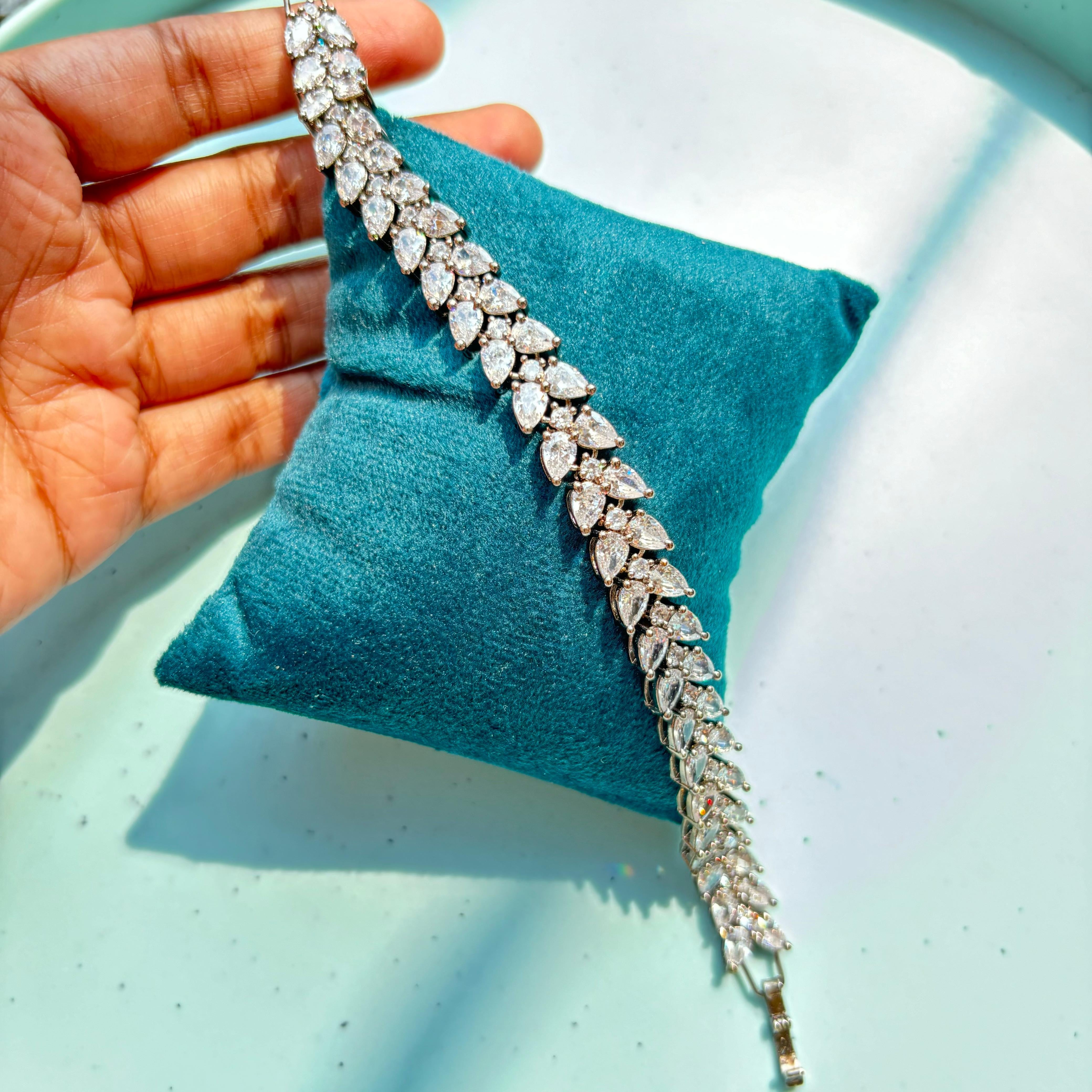 Zircon diamond bracelet