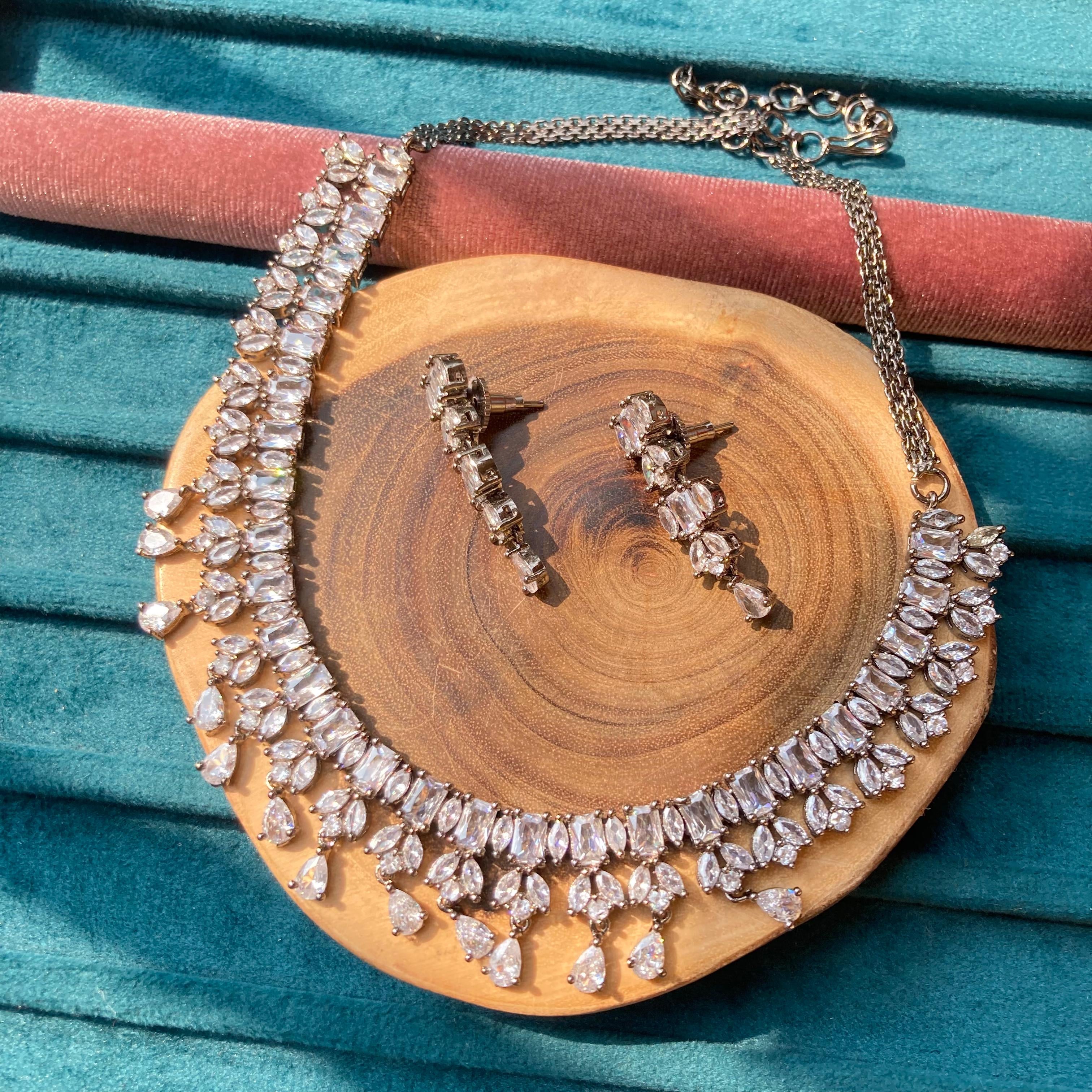 Diamond look necklace
